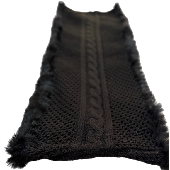 Tom & Eva Black Infinity Scarf - Rabbit Fur Trim - Picture 5 of 8